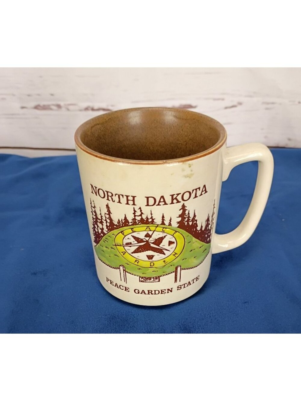 North Dakota Peace Garden State Souvenir Ceramic Mug With Brown Interior